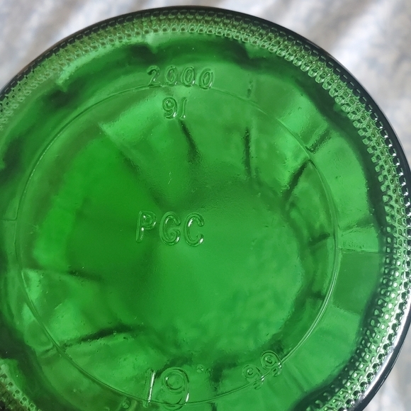 VINTAGE MCM Emerald Green Hoosier Glass Vase9" tall. - Picture 5 of 7